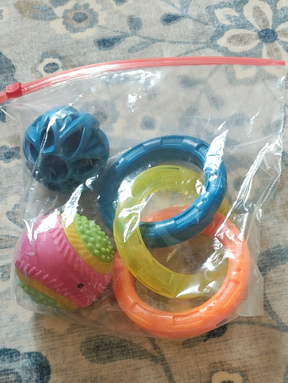 PETS: DOG TOY SET